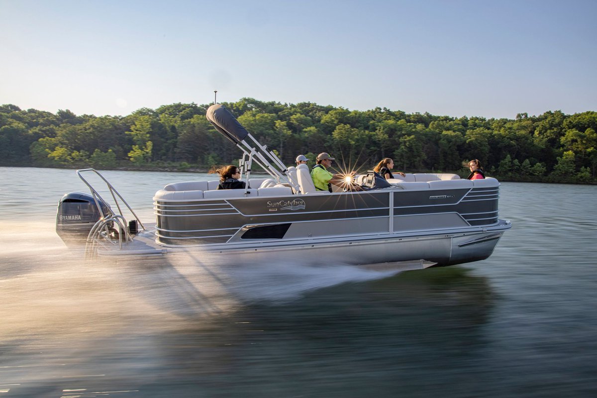 The SunCatcher Elite 324 RC has four couches; two in the bow and two in the stern- and matching helm chairs.  It comes standard with tilt and Sea Star assist power steering. It comes with a premium Polk Stereo with 4 blue light speakers.  

suncatcherpontoons.com/suncatcher-eli…

#g3life