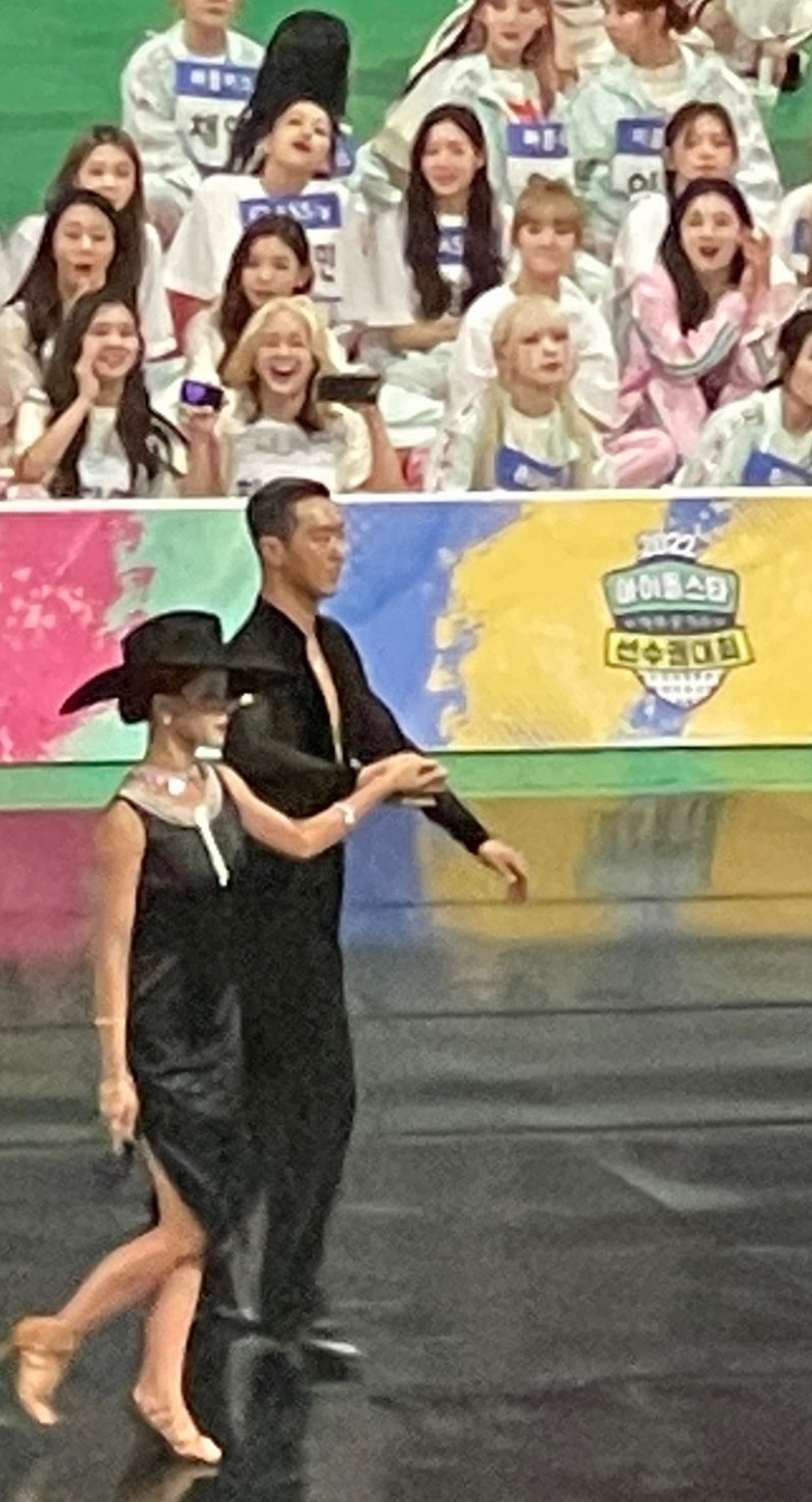 うぃん 公式 ひかる大爆笑してるじゃんww Kep1er アユクデ 社交ダンス シャオティン ヒカル T Co Yc8wjd1vzq Twitter