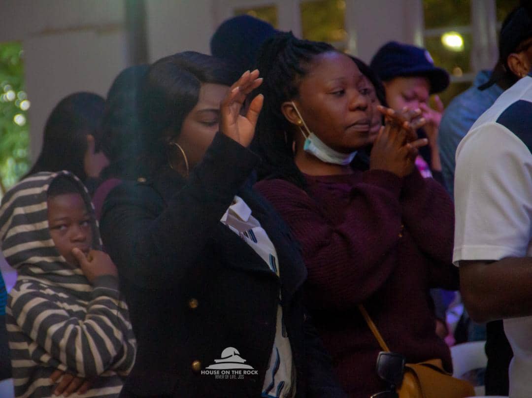 HotrJos's tweet photo. |WORSHIP|
🎼You reign
You Ancient Zion's King
Kadosh Kadosh
You are mighty on Your throne🎼
Song by PV Idemudia
#TrueWorshippers
#FreshStartService
#HOTRJos
#OurYearOfHisFullness https://t.co/fwkeAnlvU7