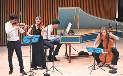 concertclassic's tweet photo. Inauguré le 29 juillet par le @LeConsort, l'Août musical de @Deauville se prolonge jusqu'au 10/08.
Courrez découvrir une affiche riche de nouveaux talents ! 

"L'art subtil du partage"
Le CR de Thierry @Geffrotin 
👉👁️https://t.co/0cZNjKSUZK

@alpha_classics @Franciscaines_ https://t.co/bUaeYZzHlt