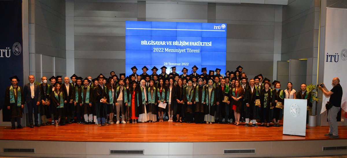 2022 Yılı Mezuniyet Töreni 28 Temmuz Perşembe günü İTÜ Ayazağa Kampüsünde büyük coşkuyla kutlandı. 

Haber detayı ve fotoğraf galerisi için web sayfamızı ziyaret edebilirsiniz.
bbf.itu.edu.tr/haberdetay/202…