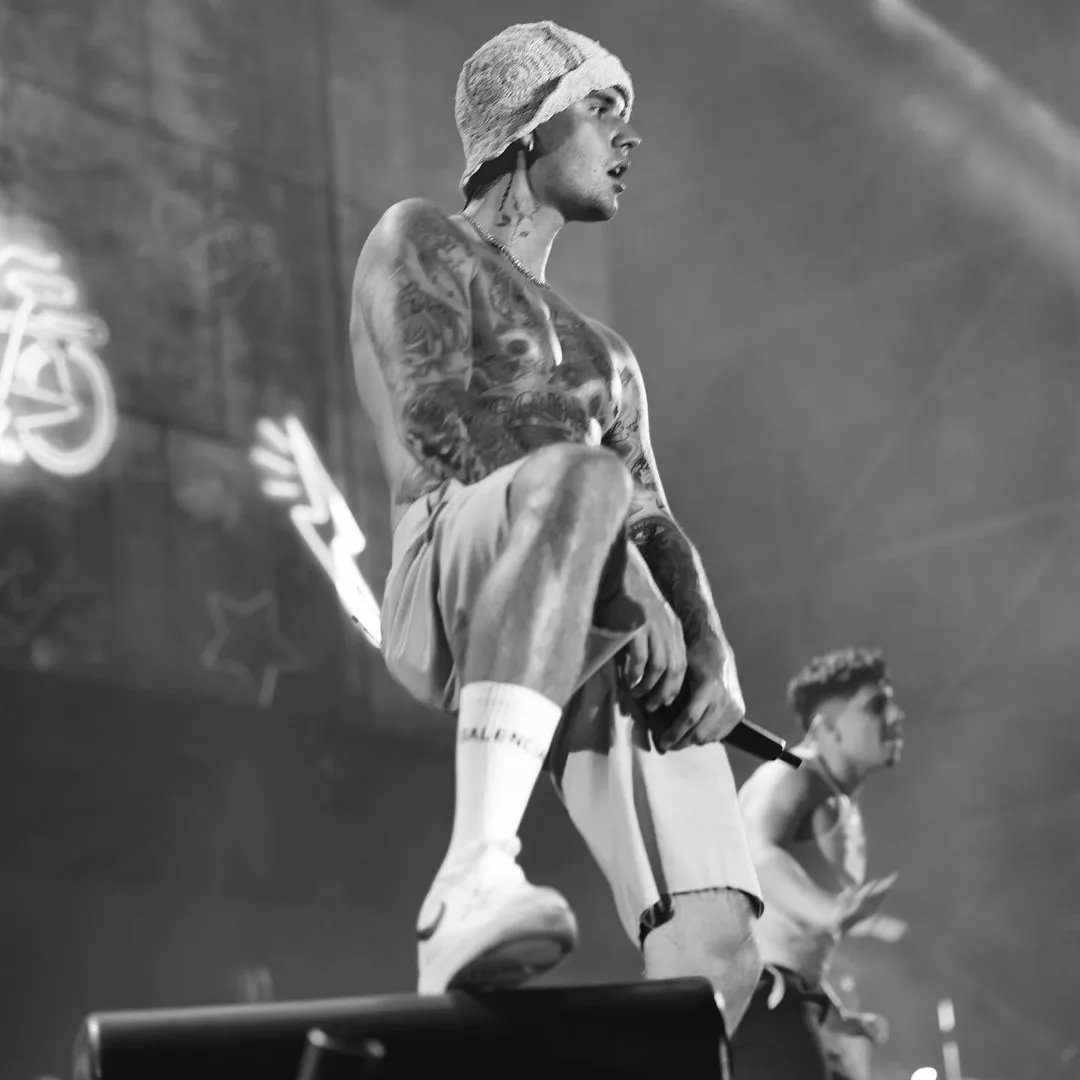 JBICommunity's tweet photo. @justinbieber : Luv u guys and i missed you. 📷: @evanpaterakis

#LuccaSummerFestival #JusticeTour 
#JustinBieber #Beliebers https://t.co/lBkmk4VWpl