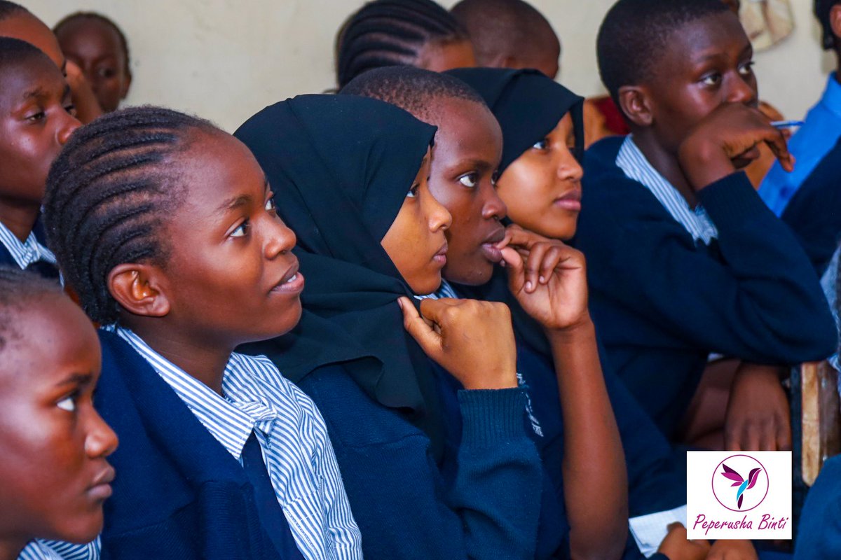PeperushaB's tweet photo. Preventing violence against the youths and teenagers requires comprehensive approach that addresses determinants of violence.On Friday in partnership with @EagleWingsOrga1  and @Winam_SJC we had a discussion with students at Xaverian secondary school on violence against teenagers https://t.co/uB26RHnF6F