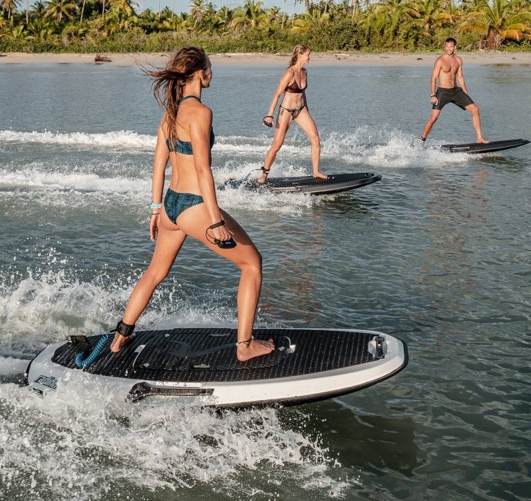 vaielettrico's tweet photo. I 10 #surf elettrici ed #efoil per l’estate 2022 Si moltiplicano i brand che puntano sulle tavole elettrificate. Nell'articolo una selezione🏄‍♀️🏄🏄‍♂️ https://t.co/tak60lztwN https://t.co/zkzPHbNHvl