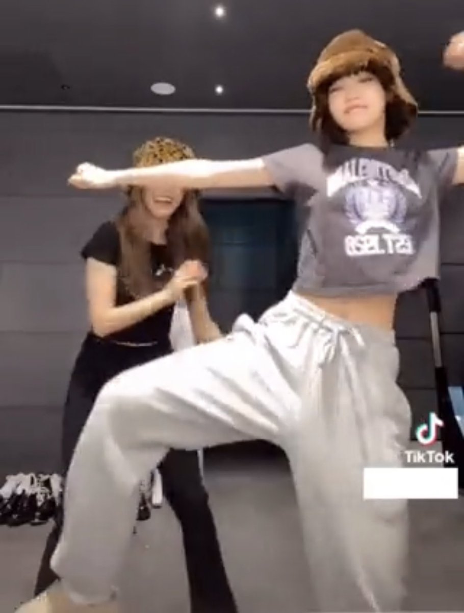 <a href="/IM_LESSERAFIM/">르세라핌</a> IKALDAG MO BABY GIRL!!!!!