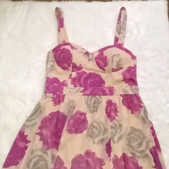 WandaCo87259801's tweet photo. So good I had to share! Check out all the items I'm loving on @Poshmarkapp #poshmark #fashion #style #shopmycloset #forever21 #porterash #bootique: https://t.co/2IuvYwaQVS https://t.co/OQucL9LdDI