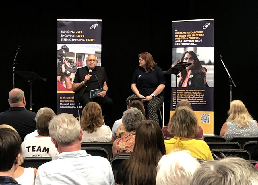 Enjoying great conversations with Resource Hub visitors at #NewWine Week B. Now looking forward to hear #DareToBelieve author &amp; SAT-7 Founder Dr Terence Ascott in the Showcase at 2.30 today. If you're here, don't miss it! <a href="/NewWineEngland/">New Wine</a> 
sat7uk.org/pages/dare-to-…