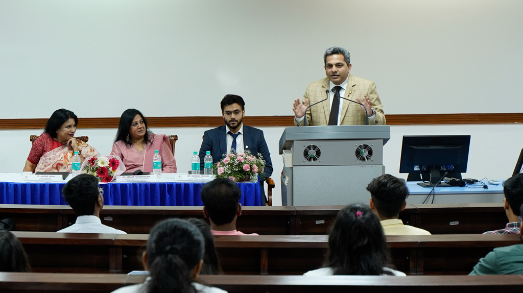 AllianceUniOfcl's tweet photo. Alliance University welcomes the founding batch of the Alliance School of Liberal Arts into its folds.
#allianceuniversity #liberalarts #foundingbatch #bangalore #bengaluru https://t.co/hgGuTUcahp