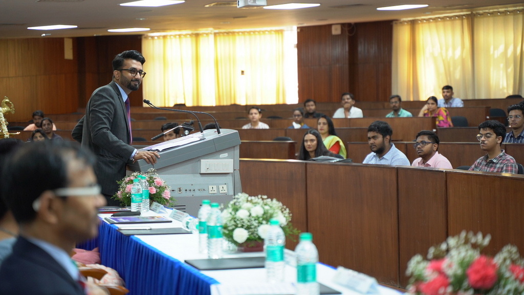 AllianceUniOfcl's tweet photo. Alliance University welcomes the founding batch of the Alliance School of Liberal Arts into its folds.
#allianceuniversity #liberalarts #foundingbatch #bangalore #bengaluru https://t.co/hgGuTUcahp