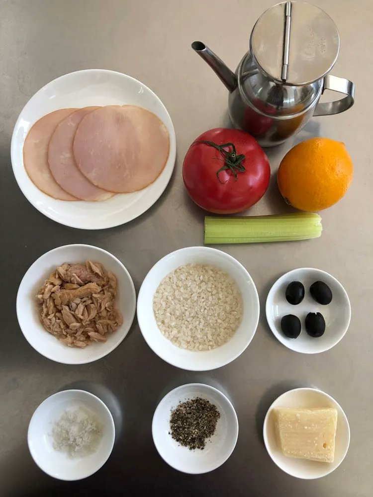 GINZA_magazine's tweet photo. ワインのプロが教える、ワインに合う料理！「 ヘルシーサラダライス」を作ろう😋使用する野菜など、季節に合わせた食材を使ってアレンジ出来るので、一年を通して楽しめます。 https://t.co/3HIb0TrW75 https://t.co/4VNb7MyLqe