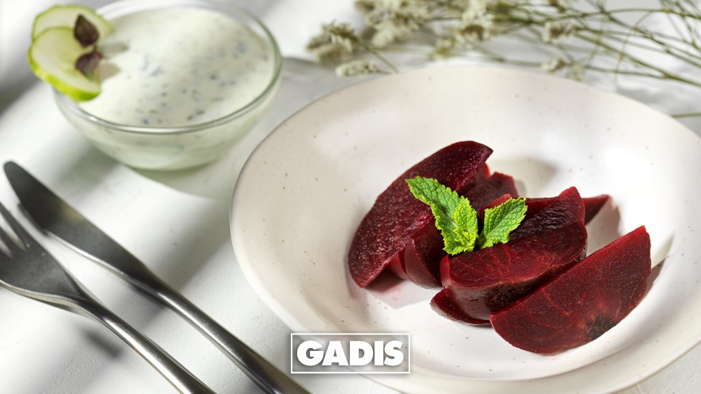 gadis's tweet photo. ¡Cómo nos gusta #dipear 🥰! Si te has aburrido de los típicos nachos o palitos de zanahoria, te hacemos una propuesta: ¡remolacha! Sí, como lees, acompáñala de este #tzatziki y serás el perfecto anfitrión. https://t.co/q8WhqwqUEa
Aquí tienes la receta: https://t.co/q8WhqwqUEa https://t.co/34fZVAG921