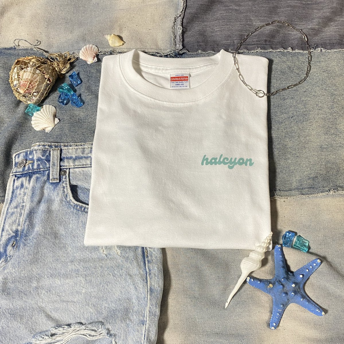halcyon_shop's tweet photo. 前デザインは”halcyon” 
という文字のみで、
とてもシンプルで使いやすいデザイン💕バックデザインは ハルシオンオリジナルの 大きなロゴが入っていてとても爽やか感を出すTシャツに🏝  シ@akko_designer ＃ファッション #アパレル ＃スケボー #BMX ＃パルクール #サーフィン #ダンス #ストリート系 https://t.co/RW717aQwYj