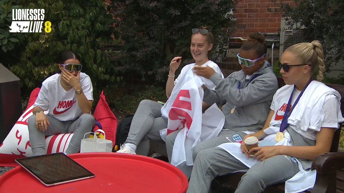 Can someone get these heroes a lucozade and a bacon butty asap?