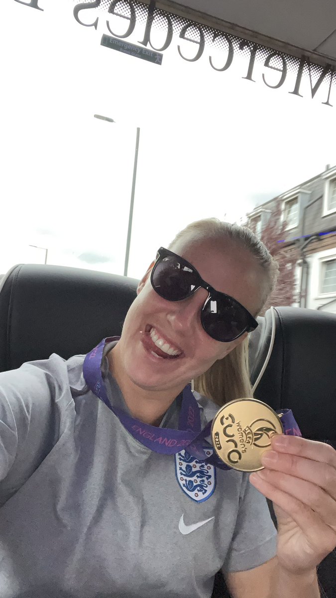 Beth Mead MBE tweet media