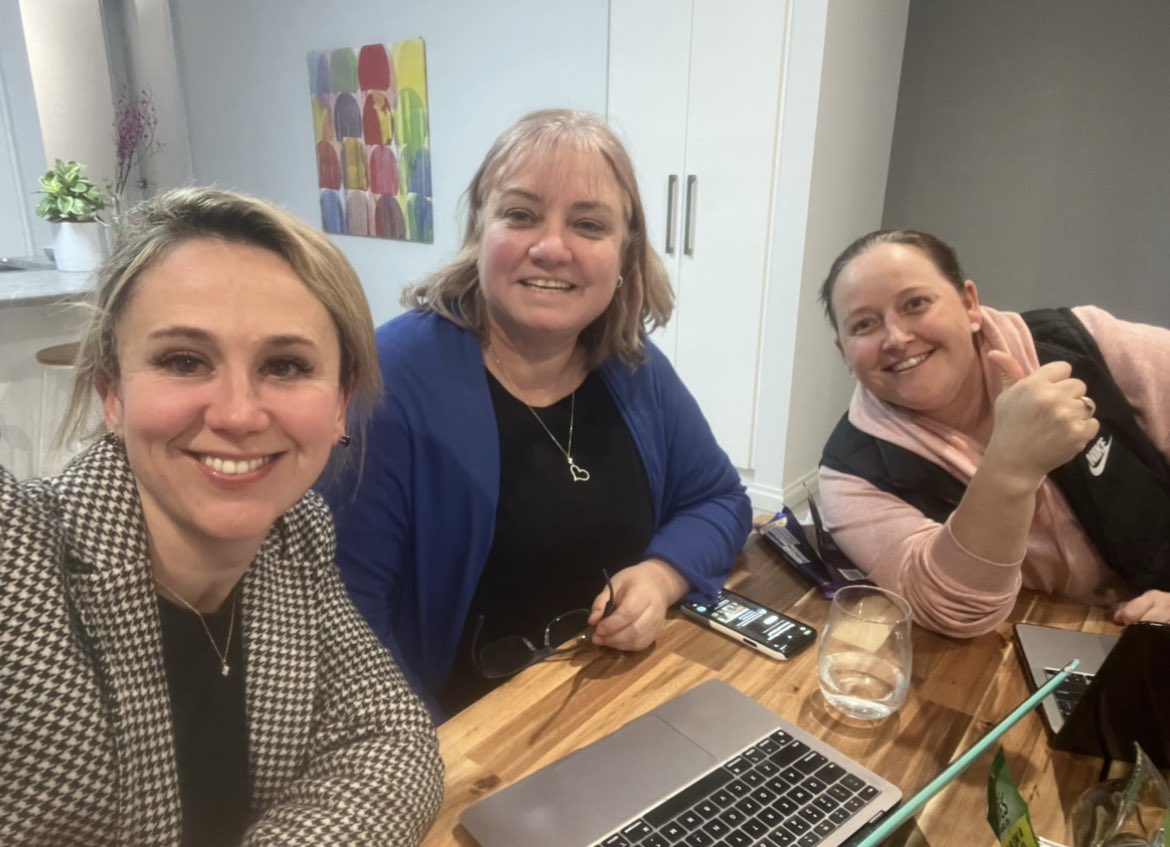 A huge thanks to everyone on the #AppleEDUchat for sharing such amazing learning about all things outdoors 🌳🌳🌳🌳@SallyLowe17, @kimnitram and I are honoured you spent the evening with us! Have a great night! ♥️