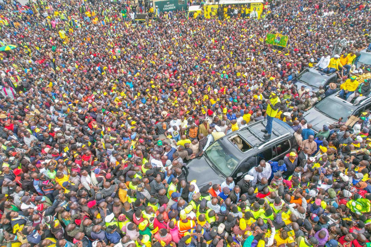 WilliamsRuto's tweet image. I William Samoei Ruto humbly request for your vote. We want to transform this country.