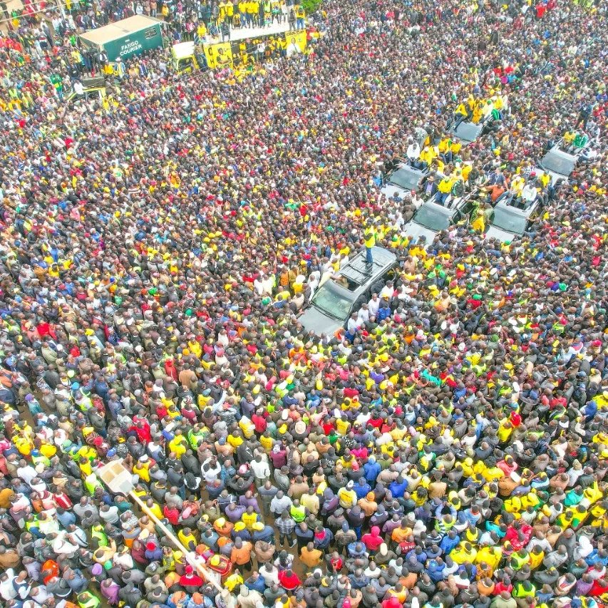 WilliamsRuto's tweet image. I William Samoei Ruto humbly request for your vote. We want to transform this country.