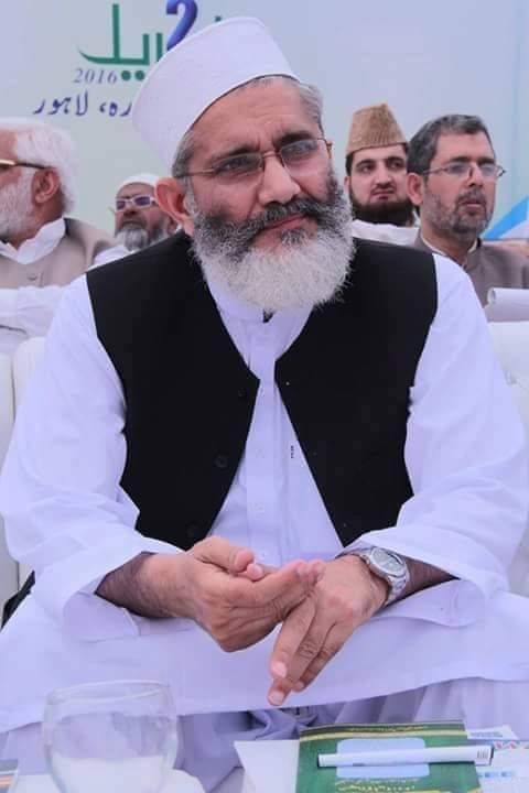MSHOAIB57789105's tweet photo. جب میں نے خیبرپختونخوا کی سینئر وزارت سے استعفیٰ دیا، تو گھر جانے کیلئے گاڑی نہیں تھی!!
مجھے اپنی غریبی پر شرمندگی نہیں•

شرم تو کرپشن اور عوام کی  حقوق کو ھڑپ کرنے والوں کو آنی چاہیے•
(محترم سراج الحق امیر جماعتِ اسلامی پاکستان) https://t.co/emUiyYOg3q https://t.co/5qIJqWFZiz