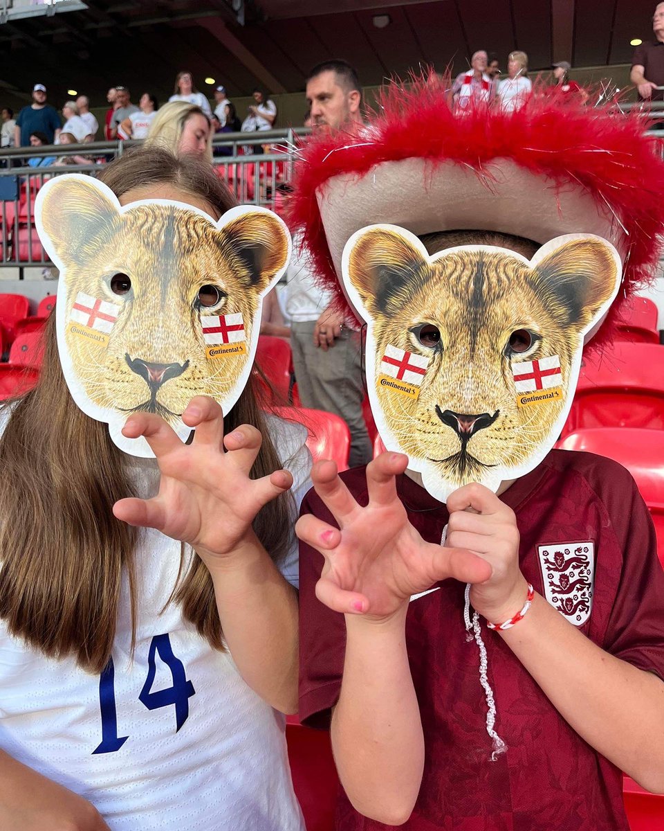 FCBracknell's tweet photo. 🏆🏆🏆🏆🏆

Monday Motivation for our young female players

Lionesses 🏆🏆🏆🏆🏆🏆

#comeonengland #Euro2022 #family #football https://t.co/ogFrwyHFZp