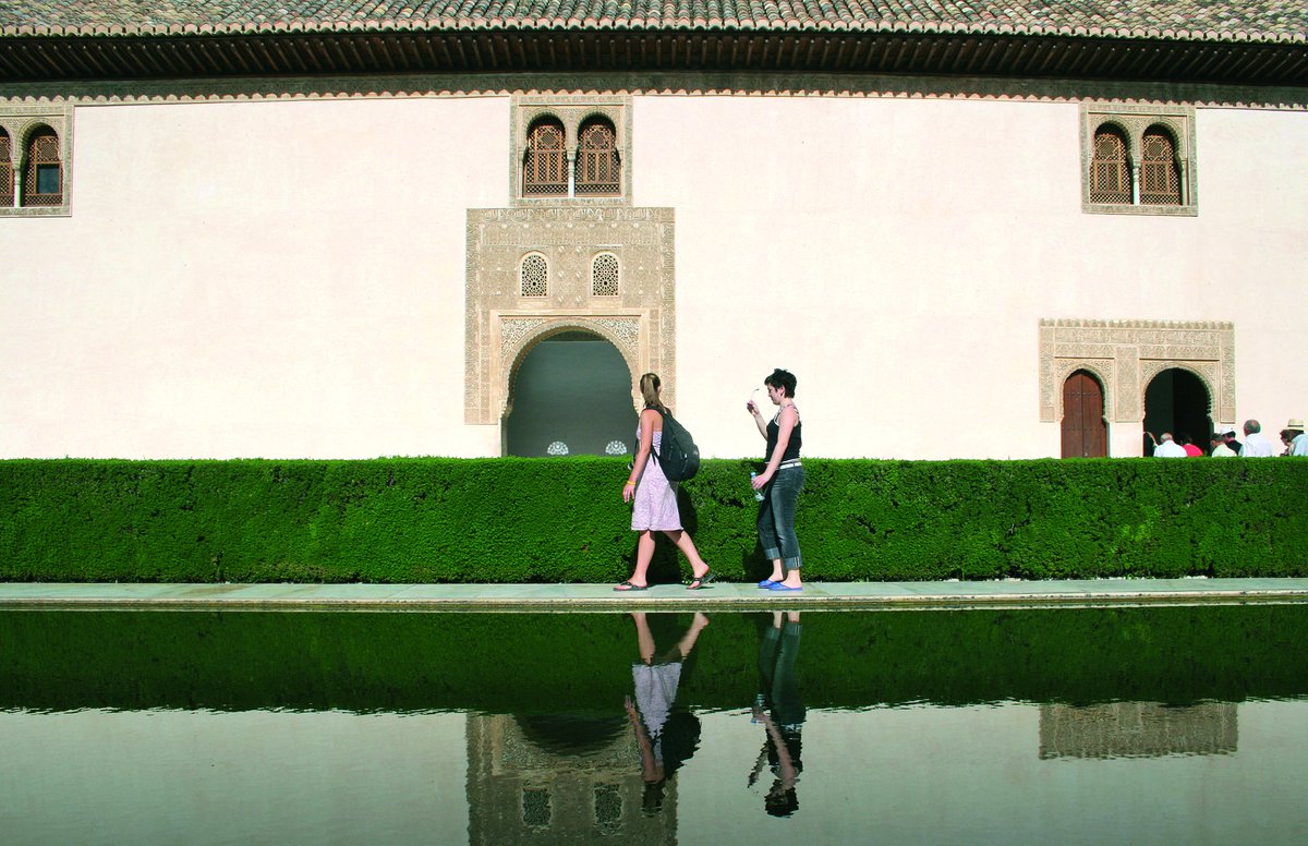 granadaturismo's tweet photo. #recomendacion Con la modalidad 48 horas de la #granadacard aún queda disponibilidad para visitar la Alhambra en agosto en los turnos de mañana, algo más fresquitos ;)
https://t.co/FLwL6DJCFd https://t.co/XYEh08hkvc