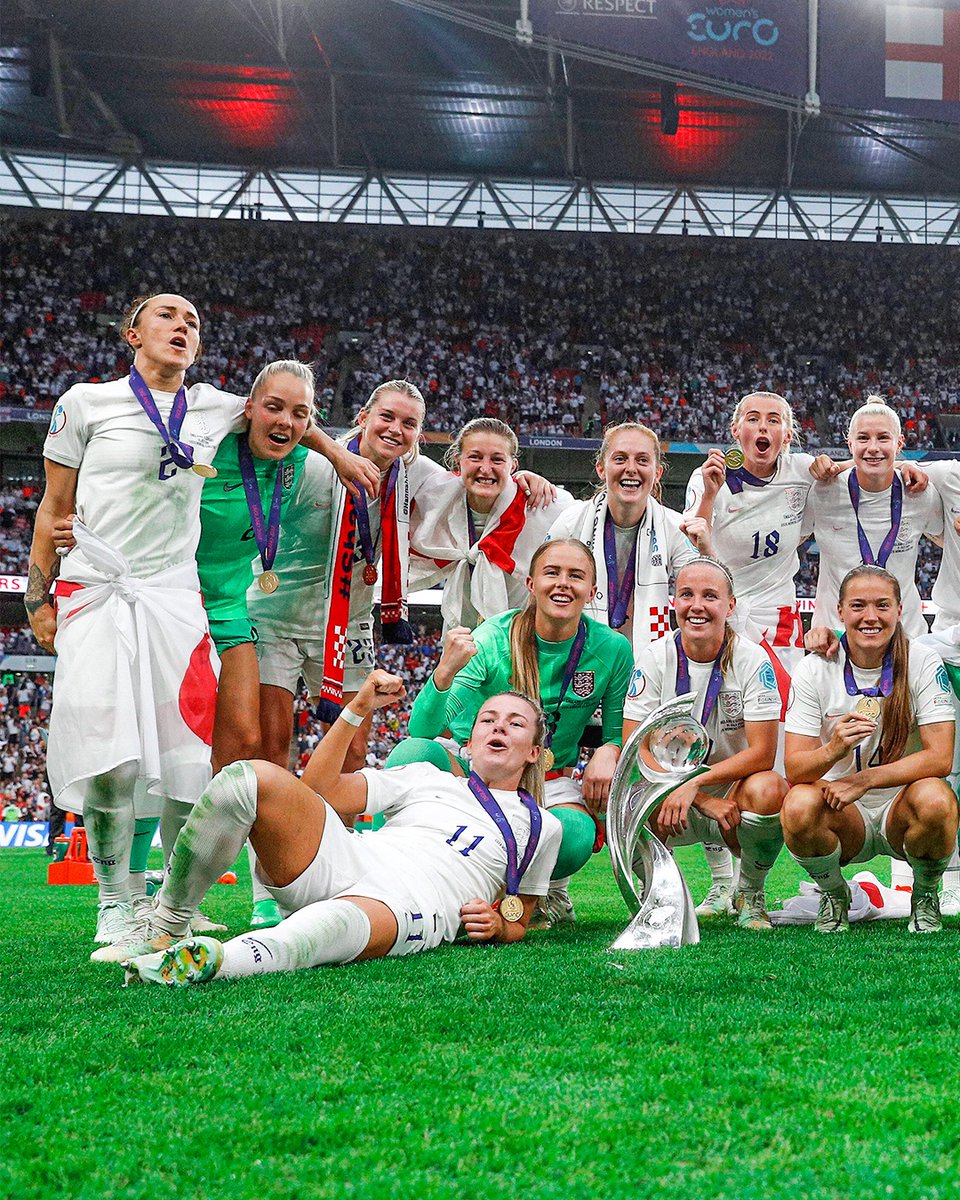 Lucy Bronze MBE tweet media
