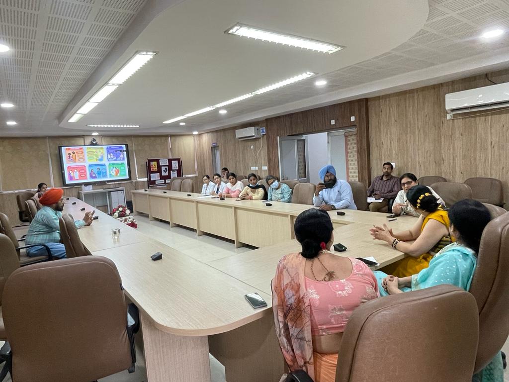 Dr. Bhavneet Bharti, Director Principal expressed her commitment to make the Institute a #BabyFriendlyHospital. Asst. Prof. Dr. Manvi Singh, Pediatrics discussed the hospital policy with the dignitaries and solicited their inputs.