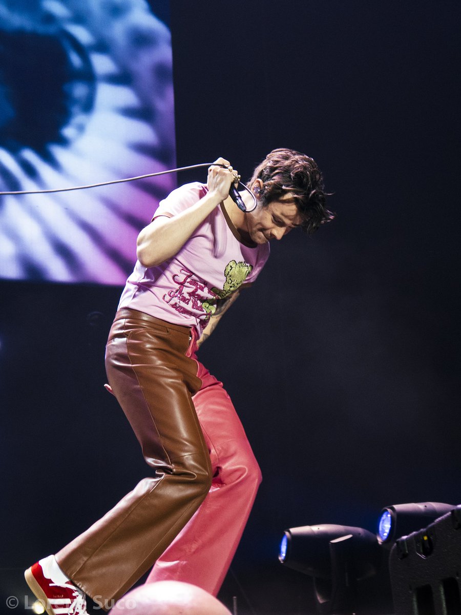 eophin's tweet photo. Just a sneak peak of some pics that I took yesterday. It was so magical. Thank you 💖 @Harry_Styles @HSHQ #HSLOTLISBON #HSLOT https://t.co/x7drebiqiE