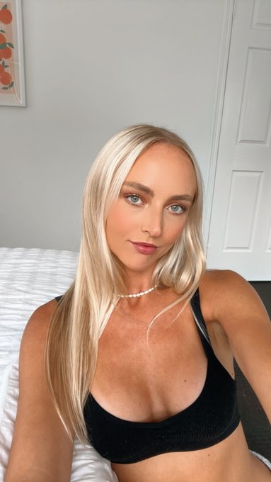 This top looks better off... see for yourself 

https://t.co/P9VFz44GkI https://t.co/py7R36sFbL