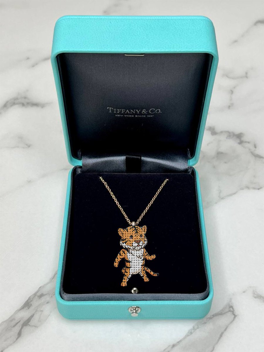 A pendant fit for a Jade Emperor. 30 ETH 💎 #TiffanyAndCo #NFTiff