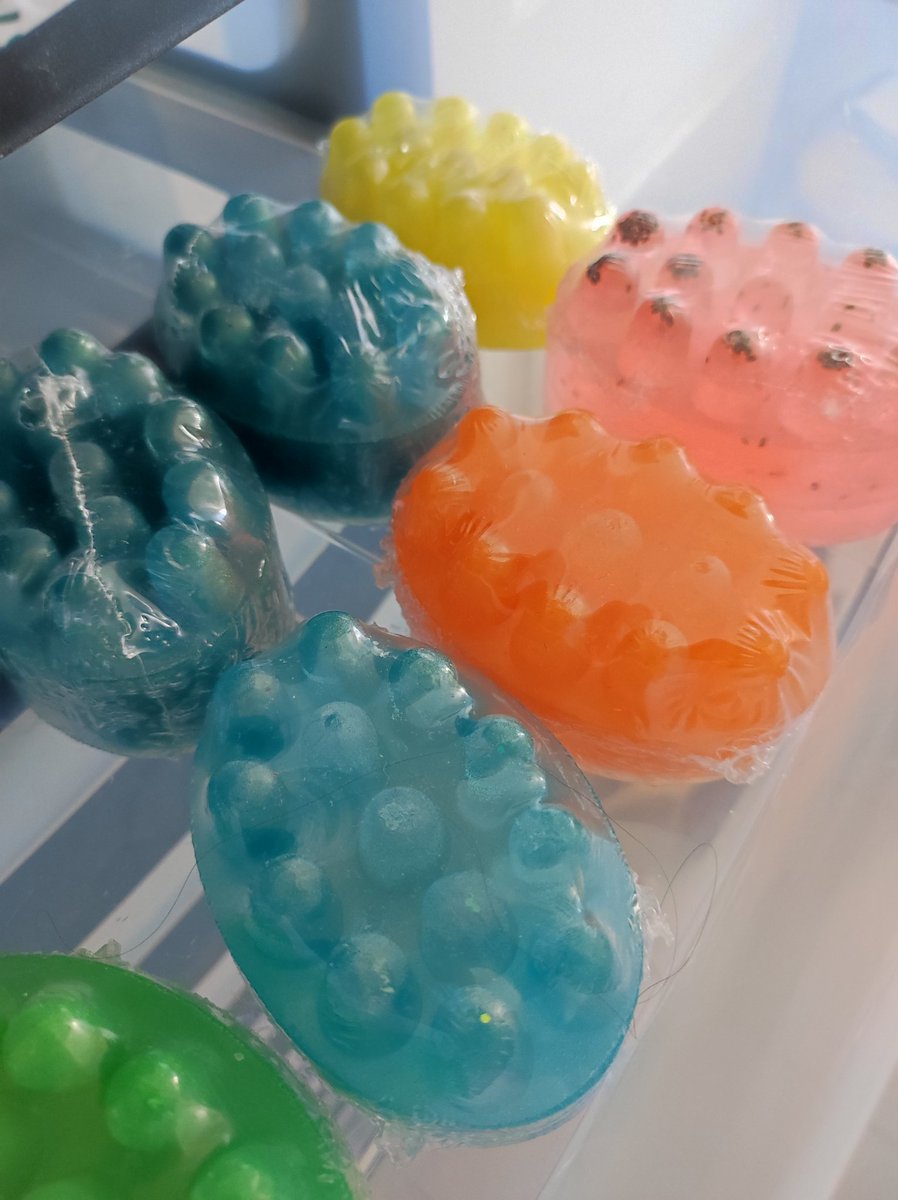 Massage bar soaps now available
Fragrances include
-watermelon (with chia seeds exfoliant)
-lime, basil &amp; mango
-invictorious men's fo
-lemon essential oil
-lemon grass oil
-Vanilla &amp; coffee (with ground coffee exfoliant

sunshinecraftsie.com

#soap #massagesoaps #handmadesoap