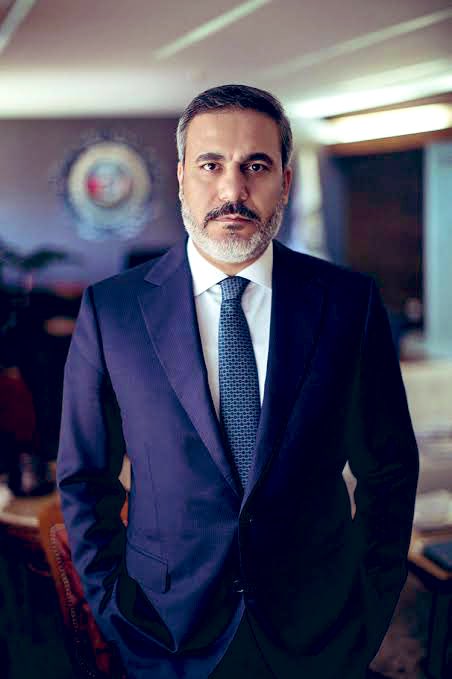 Hamza_tekin2023's tweet photo. الاستخبارات التركية بقيادة العبقري هاكان فيدان تقوم بأعمال نوعية جبارة داخل وخارج الحدود.. إنجاز خلف إنجاز والهدف أخْذُ أنفاس كل من يهدد هذه الراية 🇹🇷 وسلامتها.
الاستخبارات التركية.. مدعاة للفخر والاعتزاز
هاكان فيدان.. مدعاة للفخر والاعتزاز
بحمى الرحمن دائما.. سالمين غانمين دائما https://t.co/0kD3zFIaKt