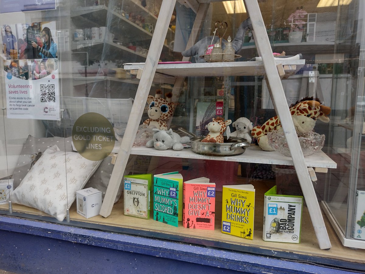 ElmParkShop's tweet photo. Our window display from last week. What do you all think?
#CRUK #JEWELLERY #WINDOWDISPLAY #CLOTHES #NIKE #BOOKS # https://t.co/PjflD6hF37