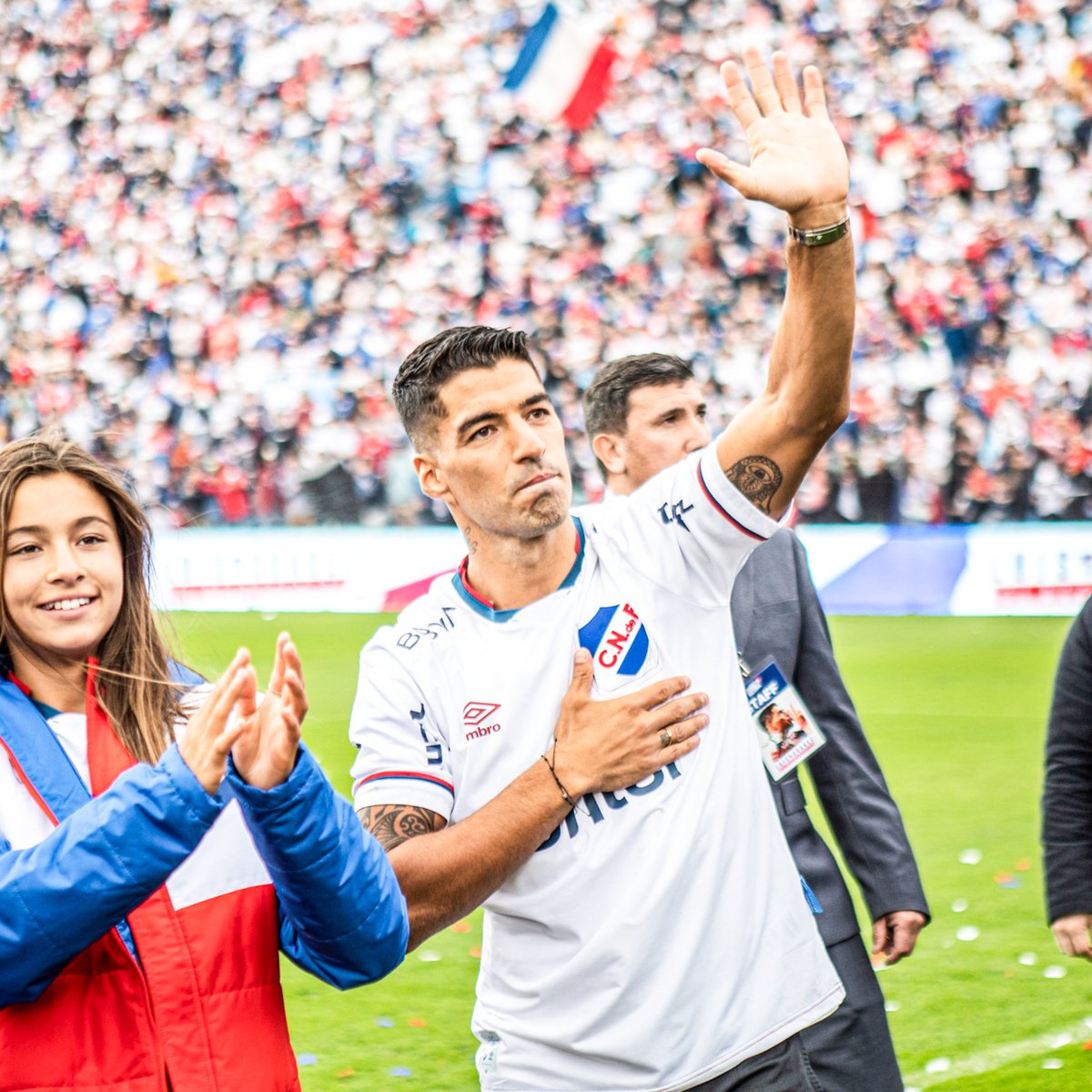 brfootball's tweet photo. Luis Suárez returned to his boyhood club Nacional on Sunday 🇺🇾 https://t.co/8akqn9xPoH