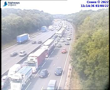 kmfmnews's tweet photo. TRAVEL: The #M25 anticlockwise is blocked, with traffic queuing for three miles due to an overturned van at J5 M26 / A21 (#Sevenoaks) #kmfmtravel https://t.co/Tk5VR8fV5D https://t.co/NS91Lm1PtQ