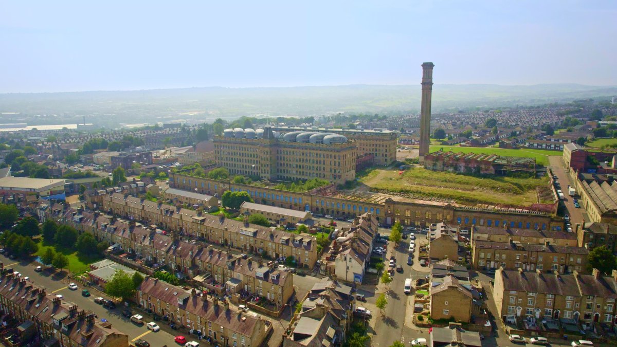 Watch now… <a href="/ProjectYorks/">Project Yorkshire</a> and <a href="/ScottandSid/">Scott and Sid</a> present #APlaygroundLikeNoOther narrated by #BAFTA winning actor #SeanBean. 

Watch it now at  youtu.be/lhEwwRS_3eg. If your proud of #Yorkshire, share it for Yorkshire 🚀🎬 #shareitforyorkshire #godsowncountry #YorkshireDay