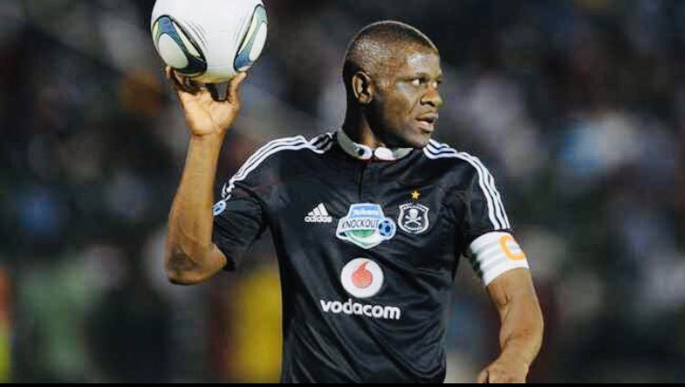 phindarh's tweet photo. Happiest bdae to the Captain himself🎂🎂🎂🎁😍❤️@luckylekgwathi1 🎂❤️❤️ https://t.co/X8rMgZFPJX