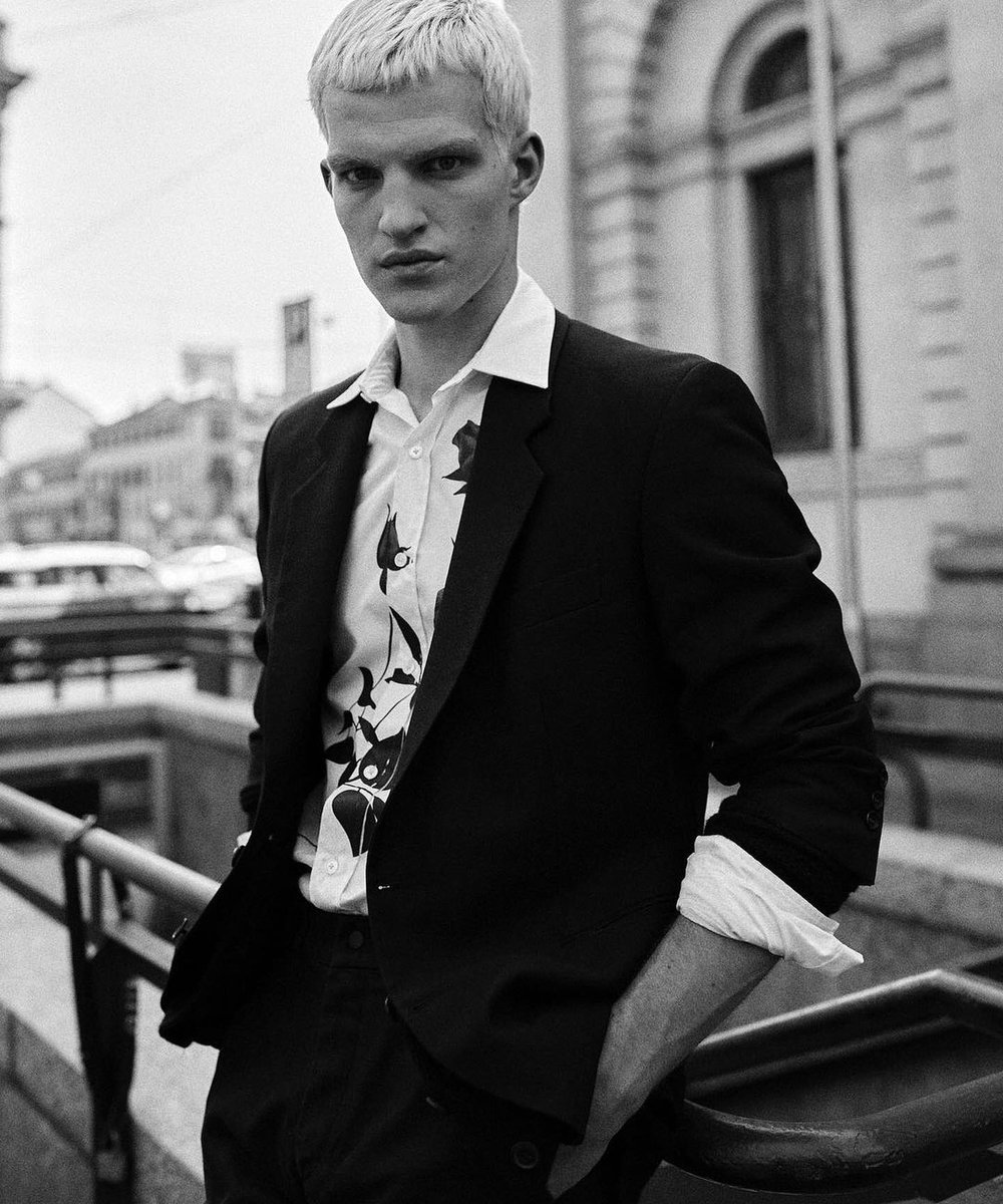 PremierModels's tweet photo. ✨ A monochrome moment — MATTEO 🖤🤍 for @rollacoaster
Photographer #sergeyvasiliev
Styling #gerlandomontana
Grooming #chiarasfx
#MatteoFerri #PremierMen #Premiermodels https://t.co/jqn5umADAx