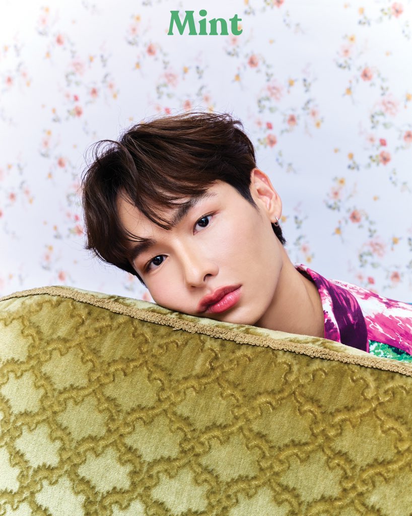 mintmag_th's tweet photo. เมื่อคนคิ้วท์เขามาอยู่ด้วยกัน ความน่ารักก็คูณสองไปเลยสิจ๊ะ 💚

🛒เป็นเจ้าของ #MintVol11 ได้แล้ววันนี้ ที่ LazMall: Mint Magazine Thailand เท่านั้น

🔗Buy Now! >> https://t.co/k1Db4bQg3e

#GunPPxMintMagTH
#GunAtthaphan 
#ppkritt 
#MintMagTH https://t.co/KIq0yHJLCN
