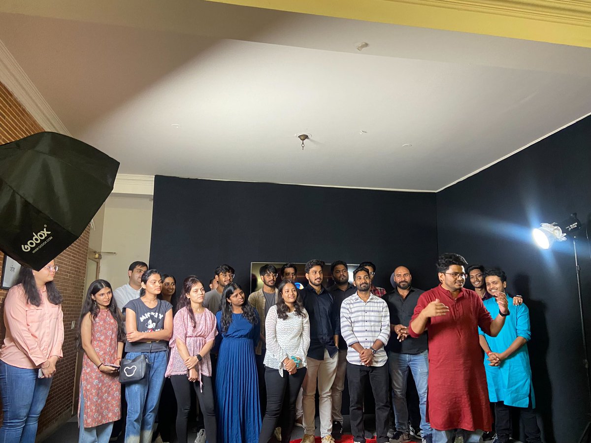 JoshTalksAI's tweet photo. Kicking-off the #JoshMarathon in style! 💪

Last evening was filled with 'josh' and nothing but love and admiration for our wonderful community. Thank you for sharing your Sundays with us at Josh Talks HQ. 🧡

We can’t wait to show what we have in store for the next 15 days🔥 https://t.co/C1OVEVvdx8