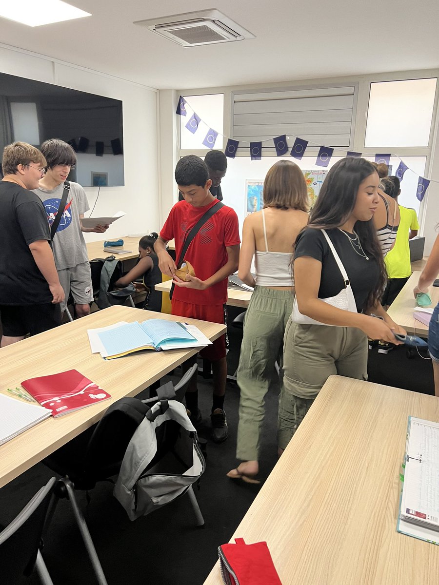 GADDICTIONfr's tweet photo. 👫 Face à l’importance des valeurs d’égalité entre les femmes et les hommes, il fallait bien un escape game XXL… Dans le cadre de #PROSOL_FEMMES nous avons fait, avec @MatyDioufNice, de cet escape game ambitieux, une réalité ! Déployé à #Nice06 puis dans le haut et moyen pays. https://t.co/28sfk9g6dS