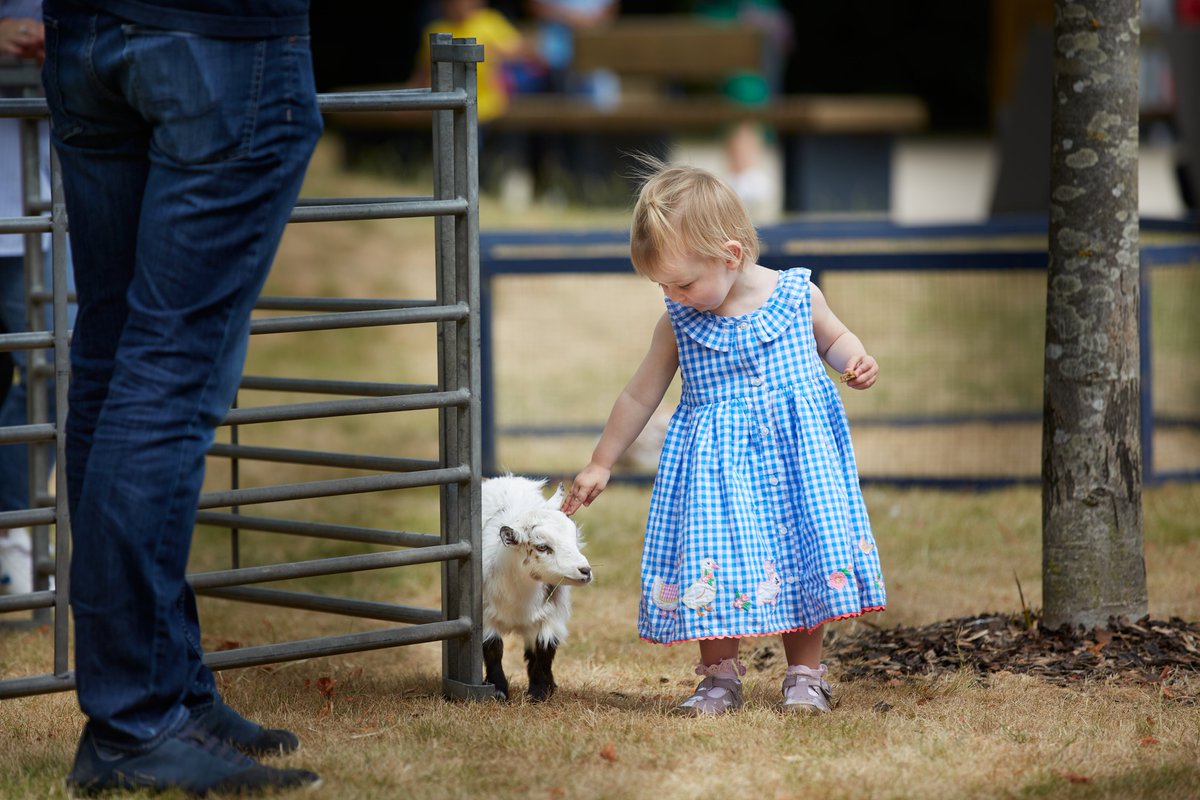 ARCUxbridge_io's tweet photo. What an amazing event held at ARC Uxbridge last week.
A mobile farm visited our site last week and the photos speak for themselves! #adorable
#uxbridge #arcgroup #mobilefarm https://t.co/KSX0EW6jez
