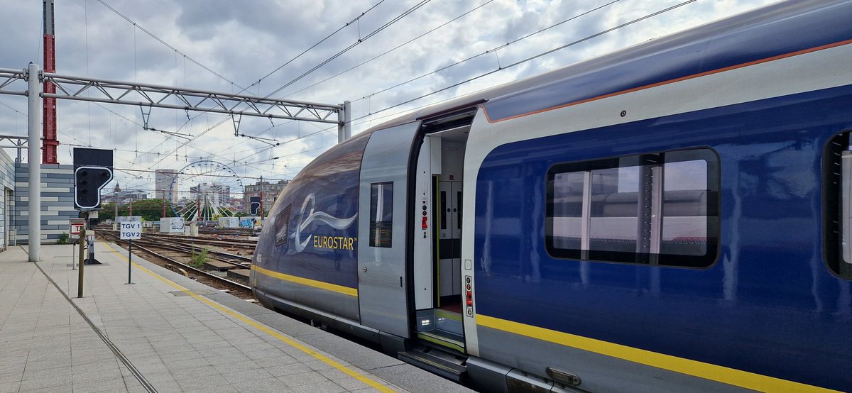 Justin on eurostar tweet media