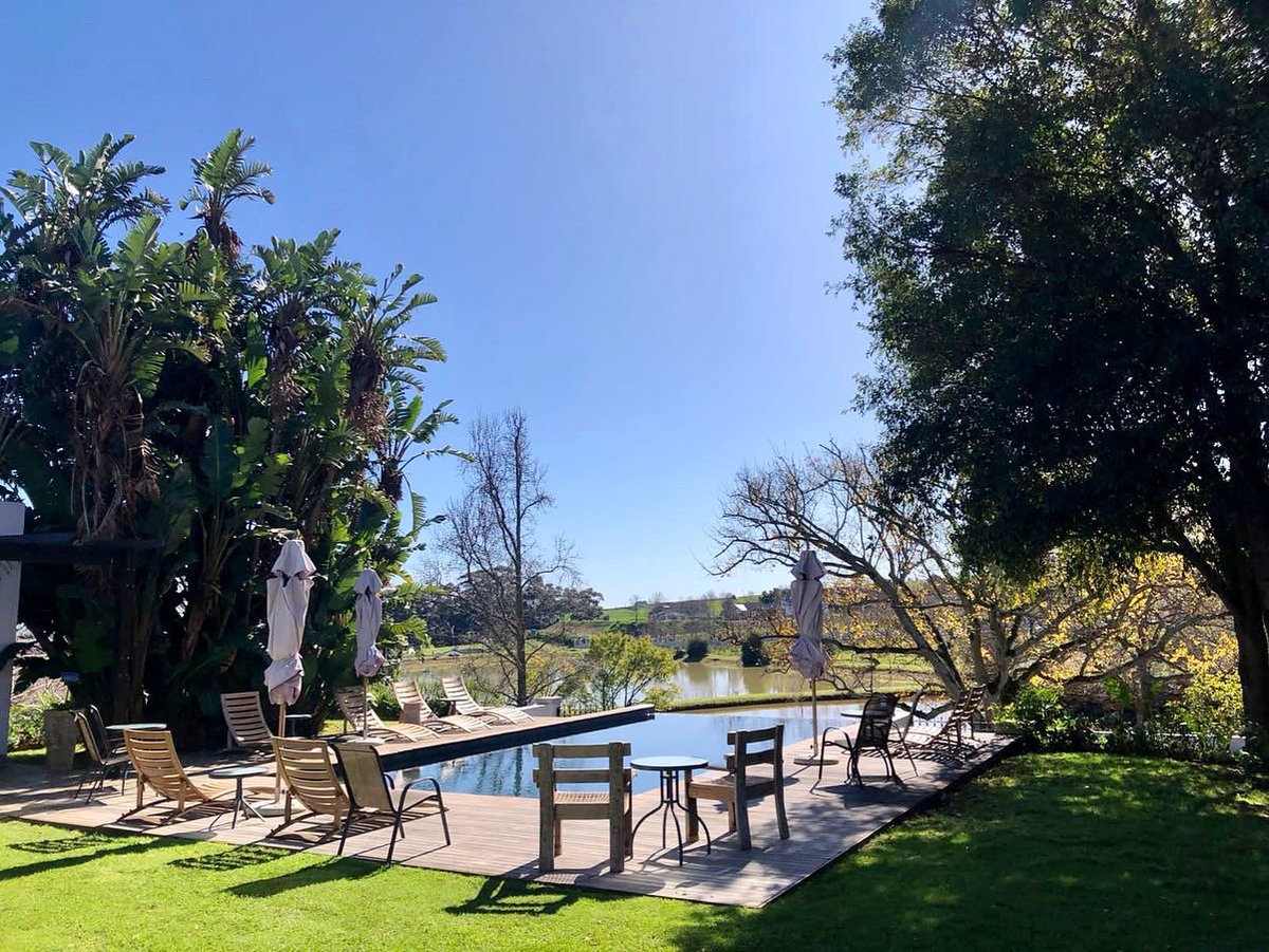 Winter perfection at our Country Lodge! While the sun promises warmth, a dip in the pool is only for the brave! 

#WinterDaze #LAvenirWineEstate #CountryLodge #Stellenbosch