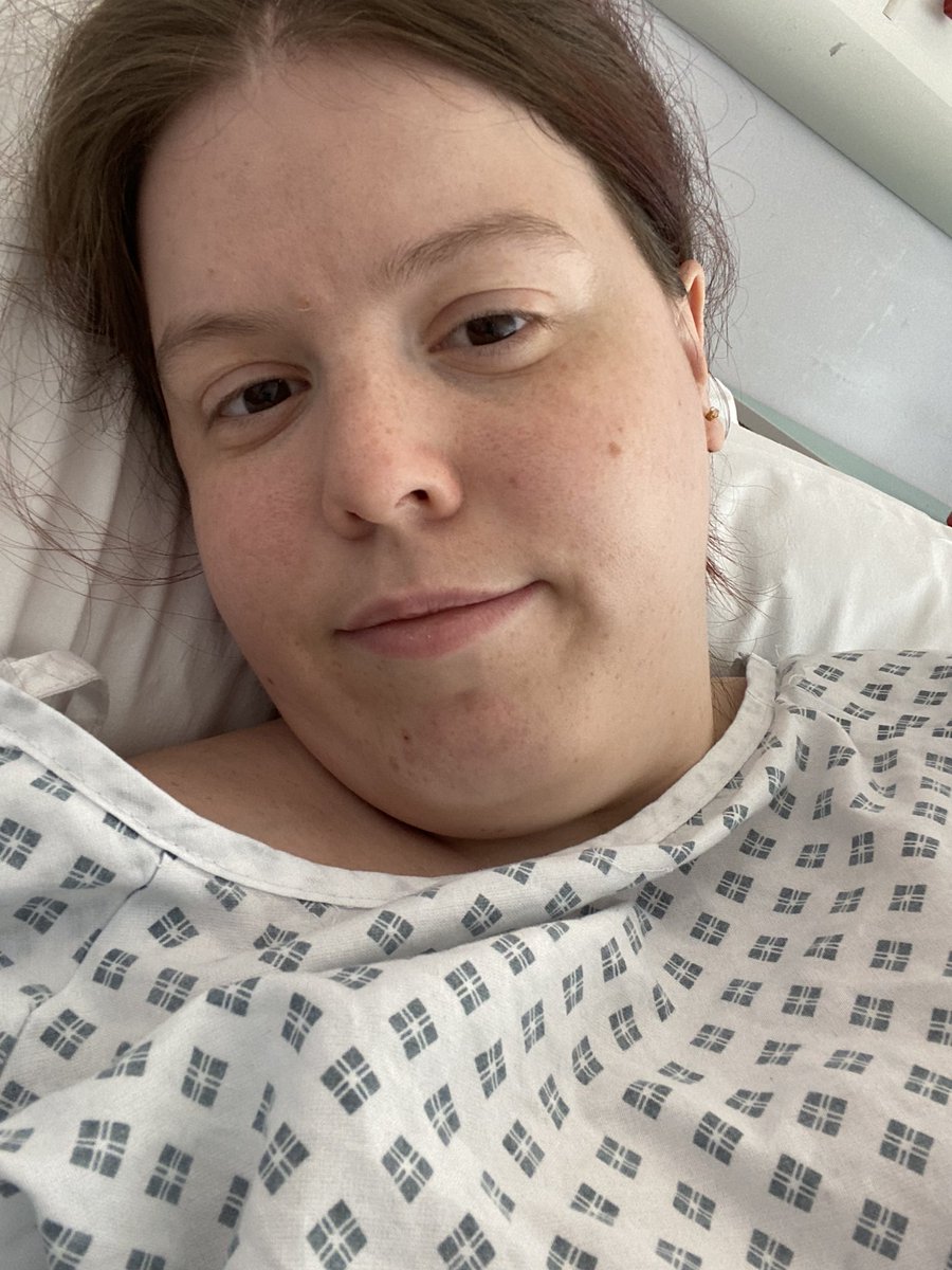 DanniRowson's tweet image. 16th Surgery done! Feeling very groggy and tired but I did it 🥺💪❤️ #ileostomy #chronicillness #chronicillnesswarrior #colorectalsurgery @ColostomyUK @Coloplast_UK @Charter_UK @iasupport @IBDSuperHeroes