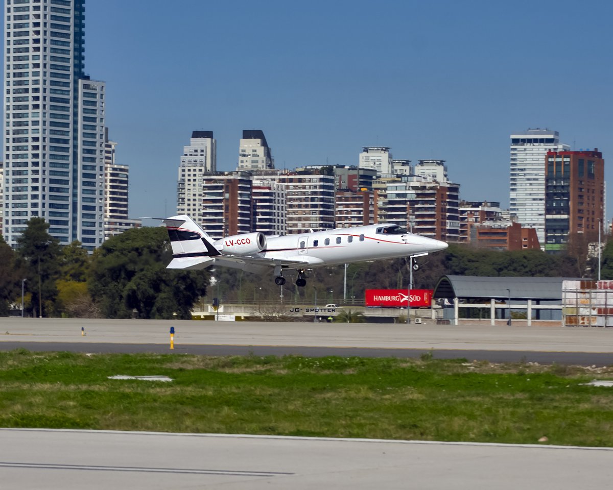 jgagnot's tweet photo. Landing LearJet 60 de Baires Fly en rwy31 SABE.
@spotteraviatio2 @SpottersMelilla @edadmartinez @bezzer_spotter @DocoleSpotting @Luka_spotter @LXGBSpotter @AvGeekDUS @777er300 @tonidive @volare360_ @joaquinspotter
#Bairesfly #Learjet60 https://t.co/acyIGkWxQM