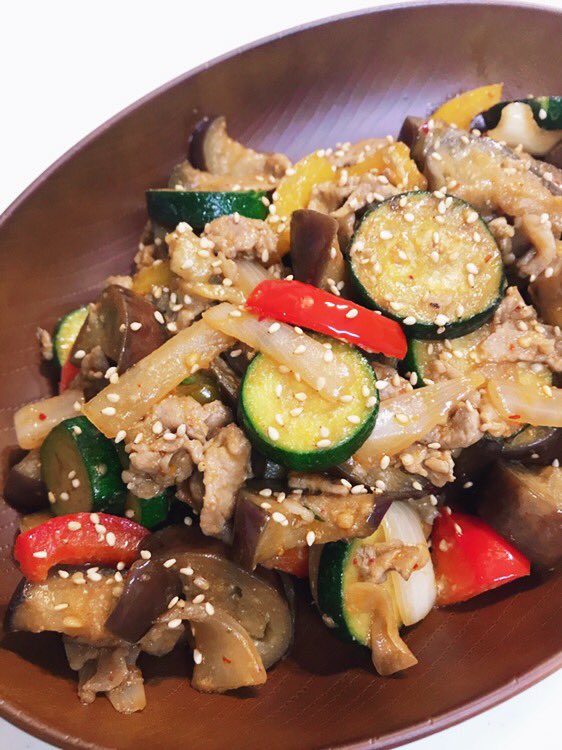 Jazzin777's tweet photo. 夏野菜の肉味噌炒め
ご飯に合いそう😋
ご飯食べないけど
#夏野菜レシピ https://t.co/Ua4DmAuqw8
