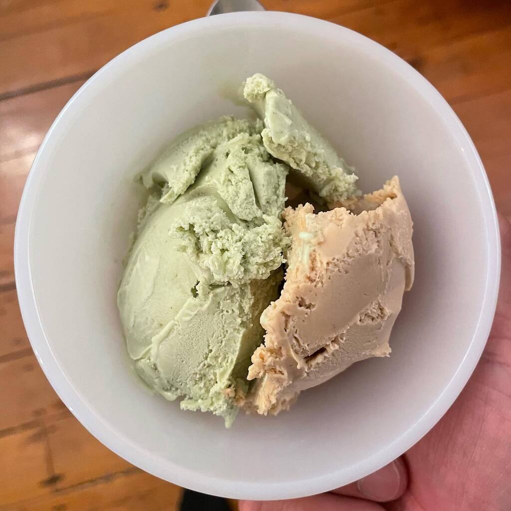 gelissimo's tweet photo. Tonight’s dessert at home. Coconut Coffee (v,vg,gf) and Pistachio Puro (gf).
Lots of other delicious flavours you can take home too!

#pistachiogelato #coconutcoffee #vegangelato #gelissimogelato #takehometreat #nzgelato #wellingtonnz #vegannz https://t.co/nDaG7Vb7Z6 https://t.co/JJuRt4Es1S