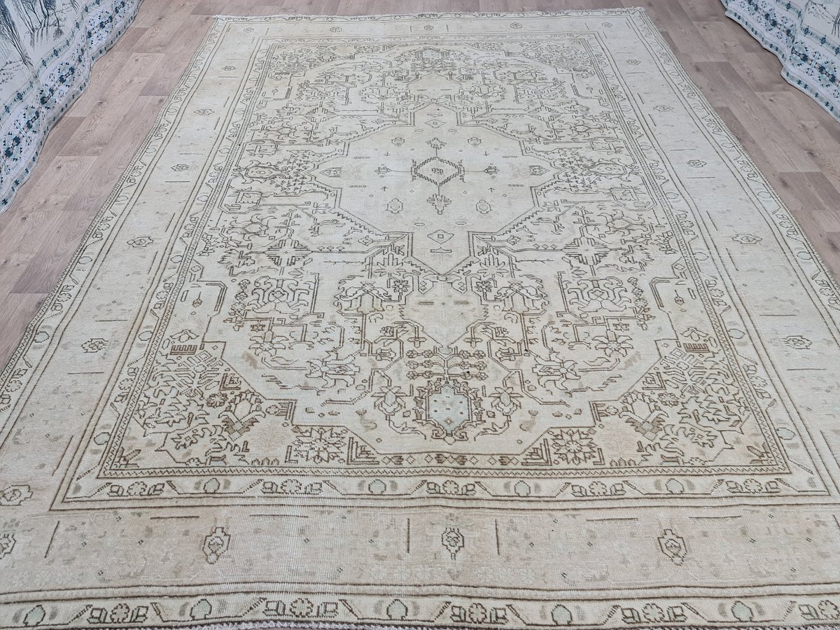Excited to share the latest addition to my #etsy shop: 8x11 Neutral Bohemian Oushak Area Rug for Bedroom Aesthetic/ Hand Knotted Natural Rug/ Organic Wool Rug/ Heriz Design Rug /8.10x10.85 feet etsy.me/3zfiKlO #beige #wedding #halloween #rectangle #geometric #b