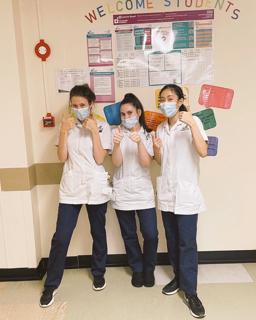 Ward12_lthtr's tweet photo. Our third year students are ready to take on the world as they finish their internship placements! 💪 we wish you the best of luck through your nursing careers ❤️💙 #newlyqualified #studentnurses @sarahwelshRPH @PES_lthtr @DNDTeam_Surgery https://t.co/uqjlcdUDnS