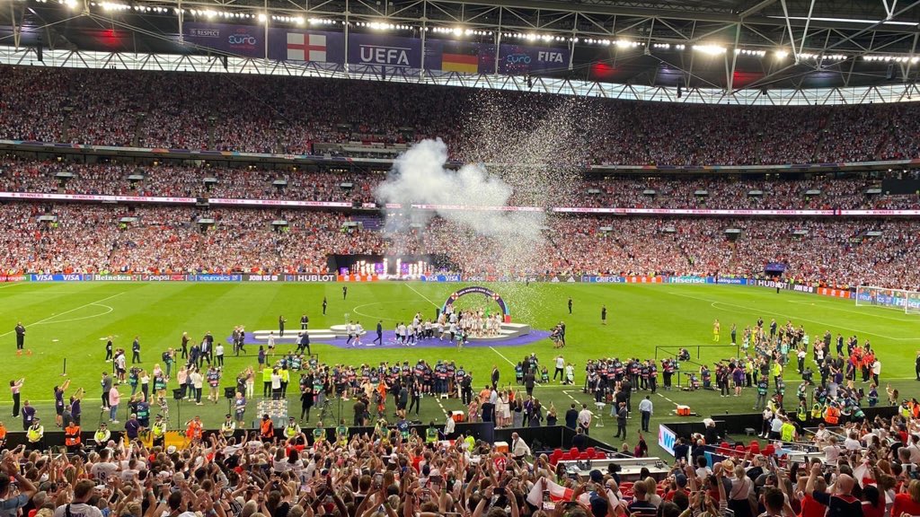 FansEurope's tweet photo. 🏆 #WEURO2022, take a bow: Over half a million matchgoing fans, 31 games, 16 competing nations, 9 host cities. 

🗣 And for the first time ever at a women’s tournament, 10 active #fansembassies. Thanks to all the volunteers who made it possible. https://t.co/qEigb6KOpr